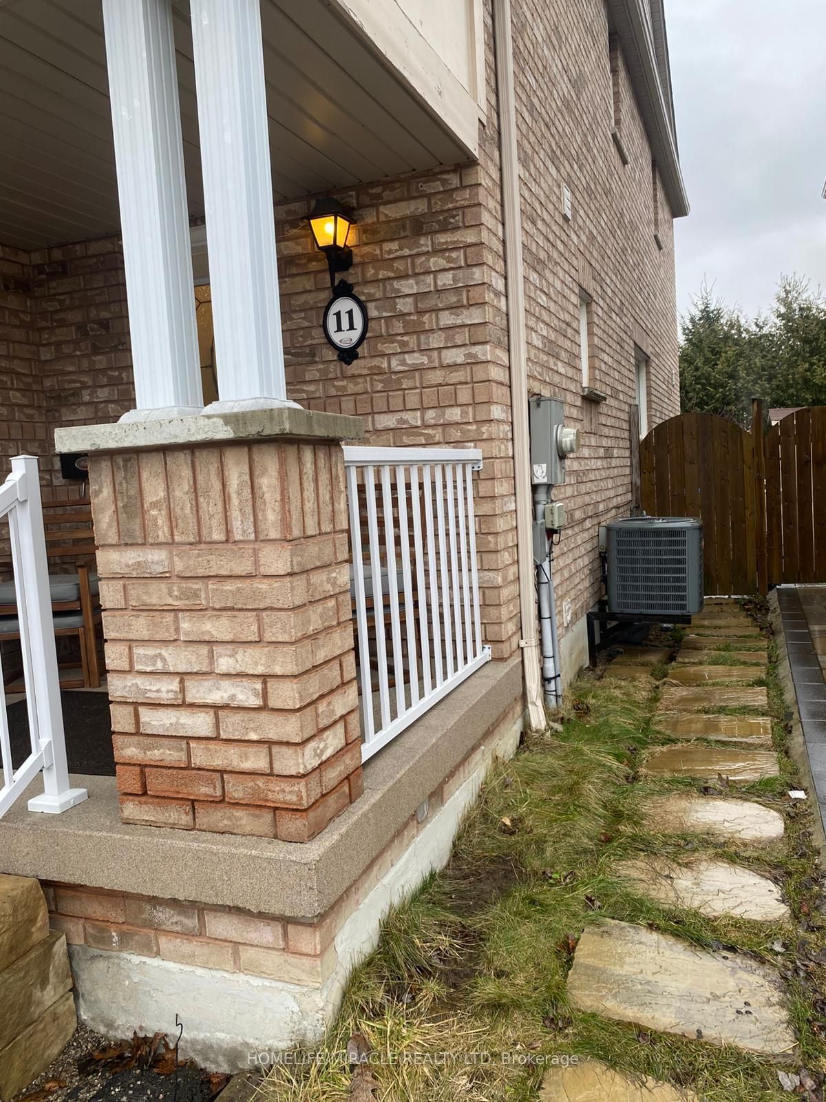 Additional image 2 of 11 Robideau Place, Whitby, ON, L1R 3G8