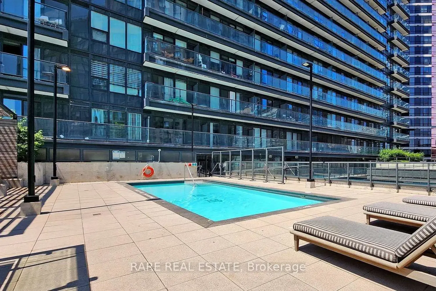 Additional image 14 of 955 Bay Street 1002