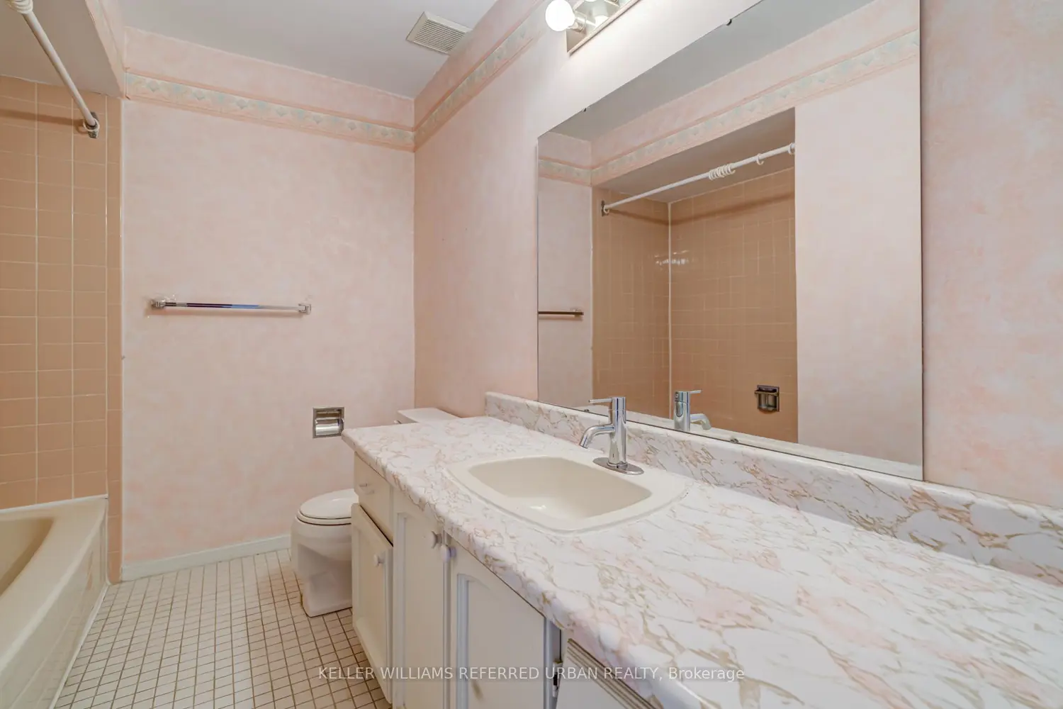 Additional image 13 of 653 Village Parkway 18