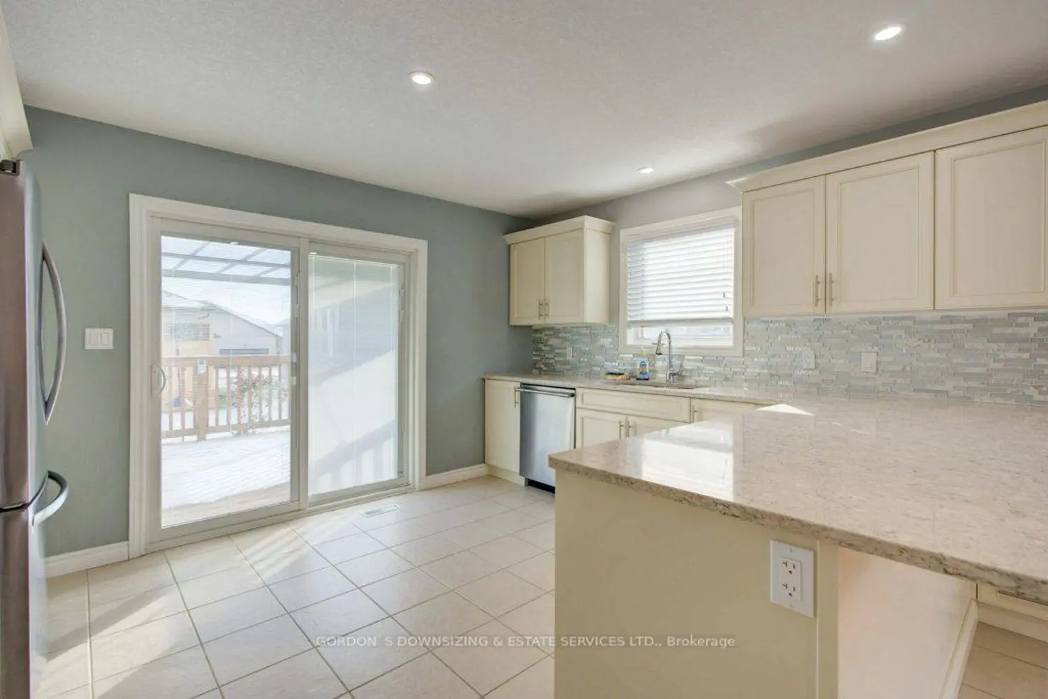 42 Conger Drive photo 4