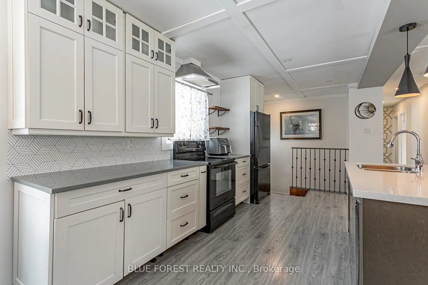 Additional image 6 of 9716 Lakeshore Road