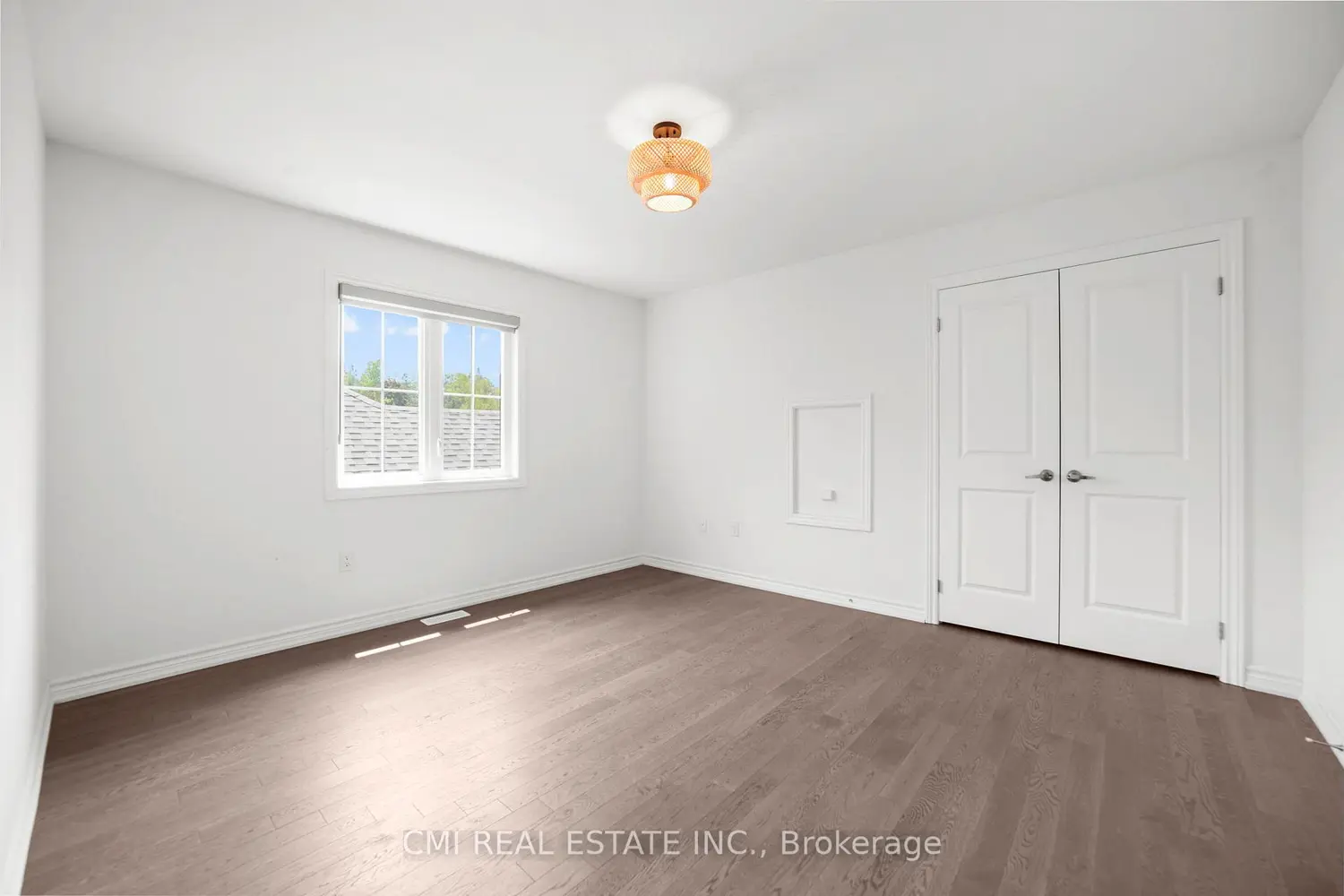 Additional image 17 of 3205 Mosley Street