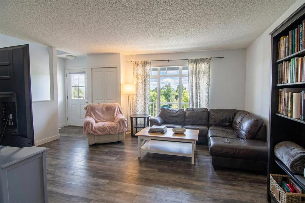 Additional image 5 of 132 Copperpond Boulevard SE, Calgary, AB, T2Z 1C3