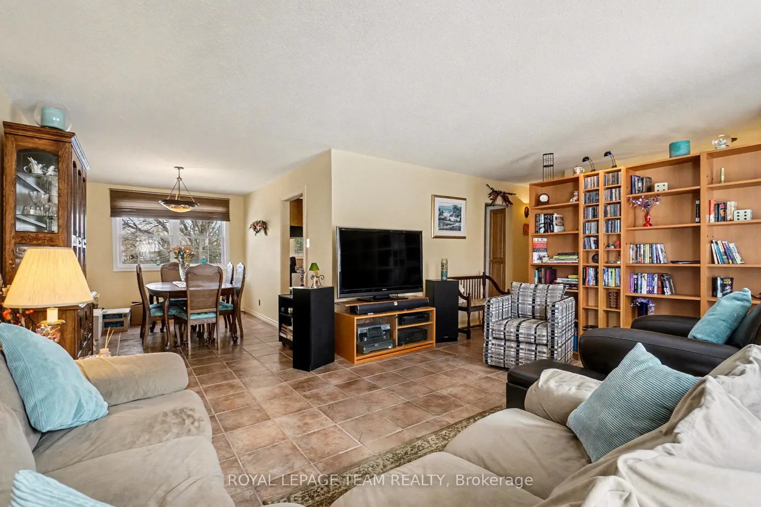 30 Juniper Court photo 3