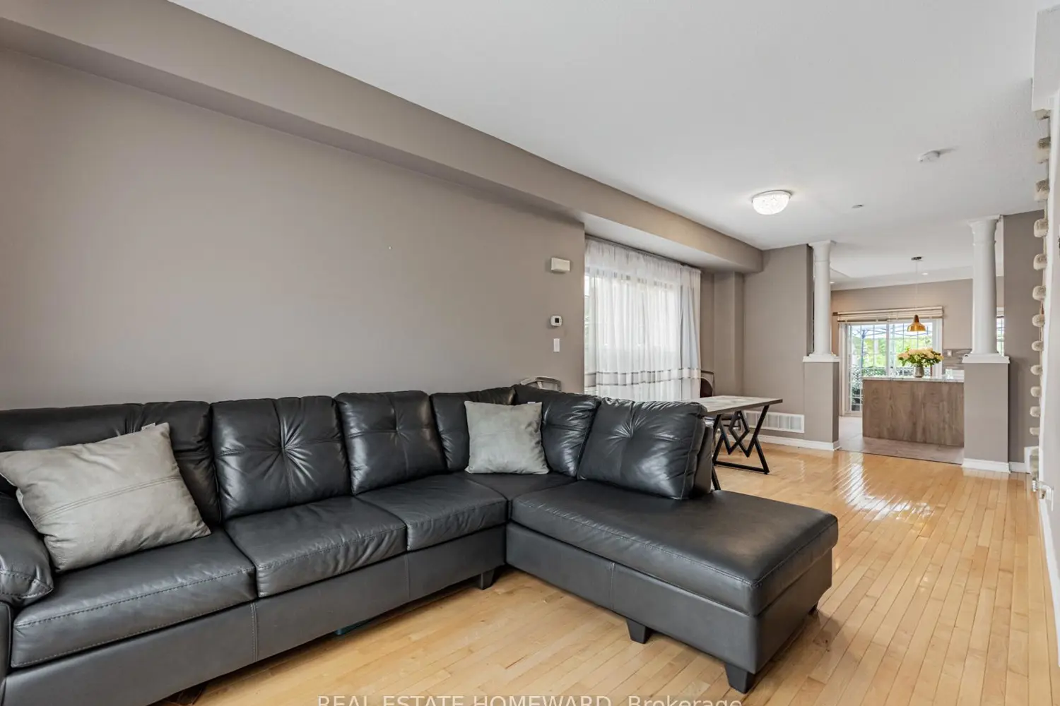 Additional image 4 of 964A The Queensway