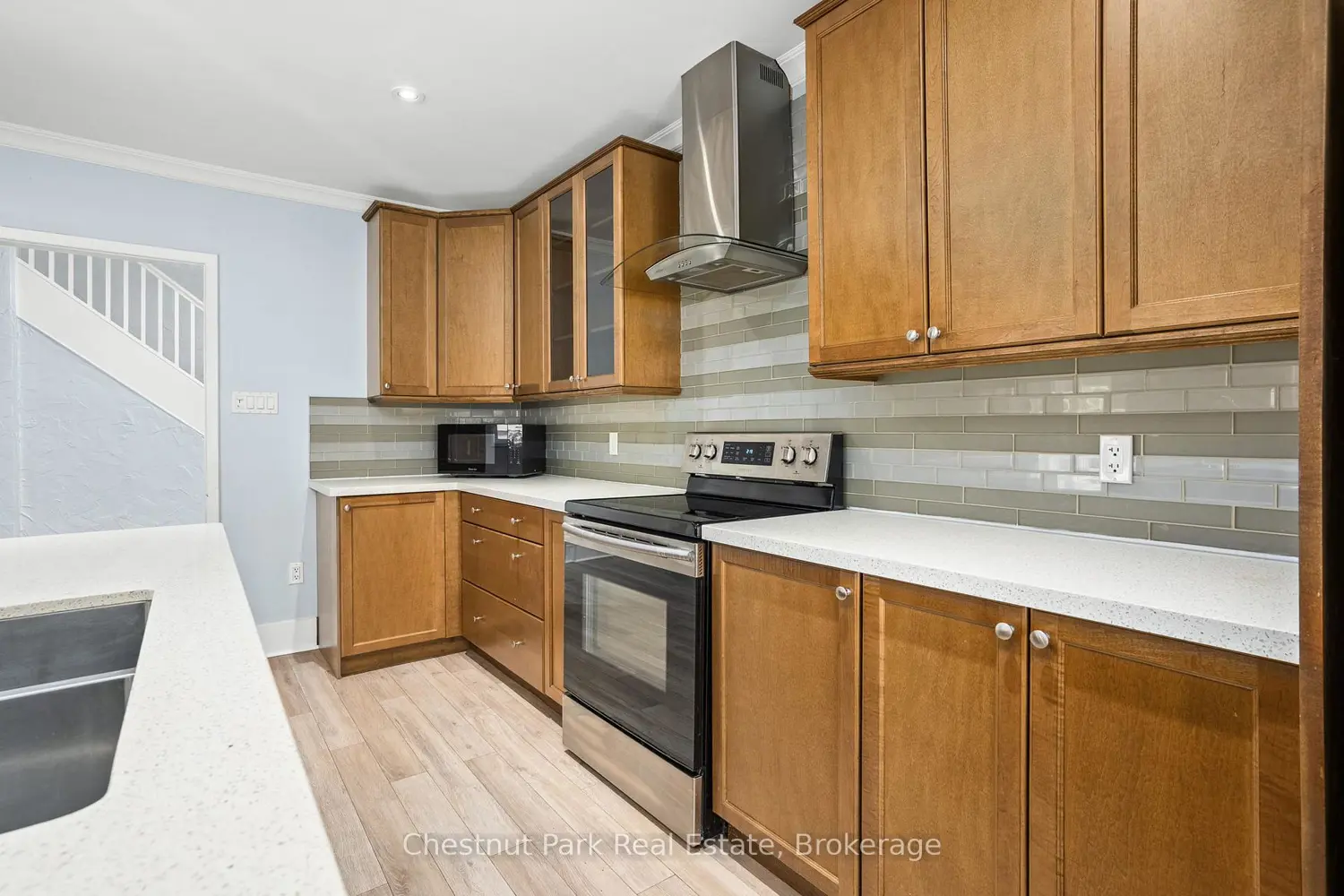 Additional image 3 of 615 Bay Street