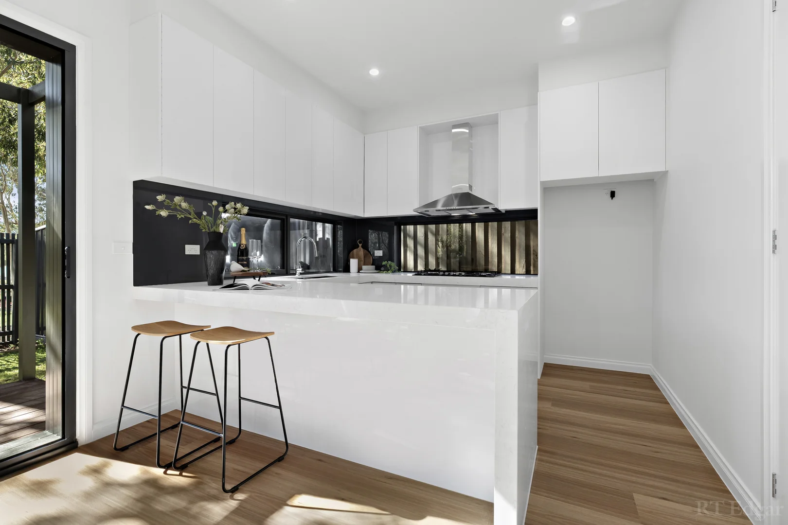 Additional image 4 of 5/285-287 George Street, Doncaster VIC 3108