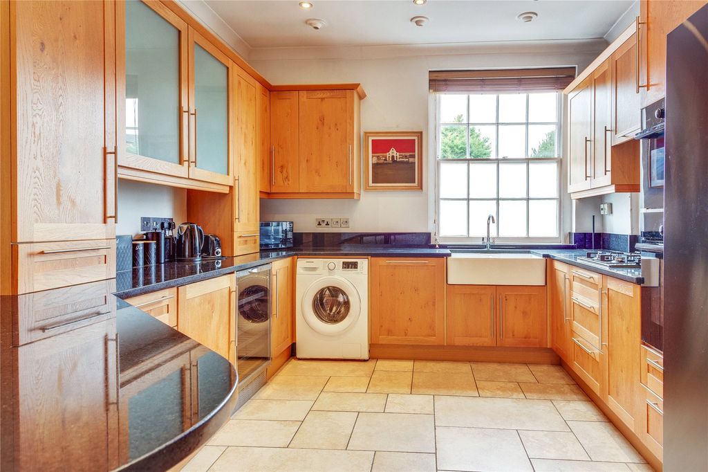 Additional image 7 of 4 bed flat to rentThameside, Henley-On-Thames, Oxfordshire RG9