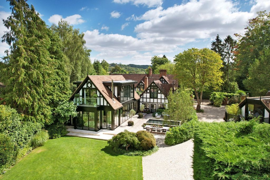 Additional image 3 of 7 bed country house to rentRiversdale, Bourne End, Buckinghamshire SL8