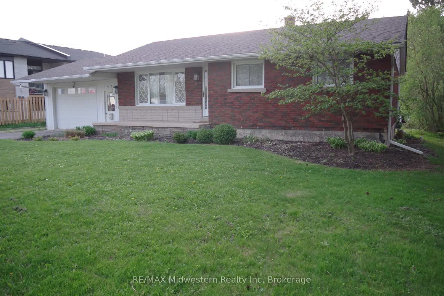 Additional image 3 of 425 Wellington Street
