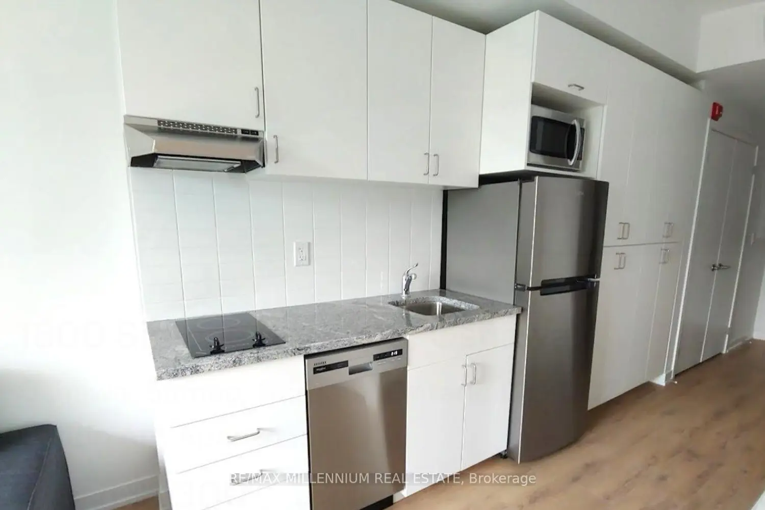 Additional image 3 of 1800 Simcoe Street 208