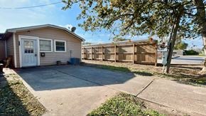 Additional image 3 of 801 1/2 Main St, Sweeny, TX, 77480