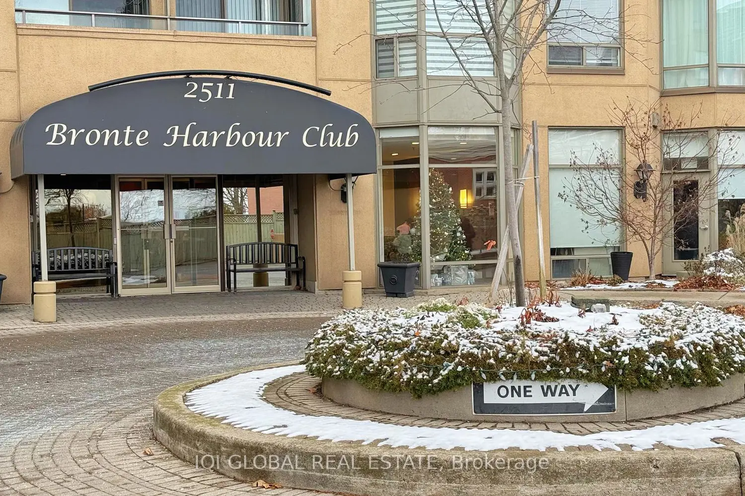 Additional image 2 of 2511 Lakeshore Road 109