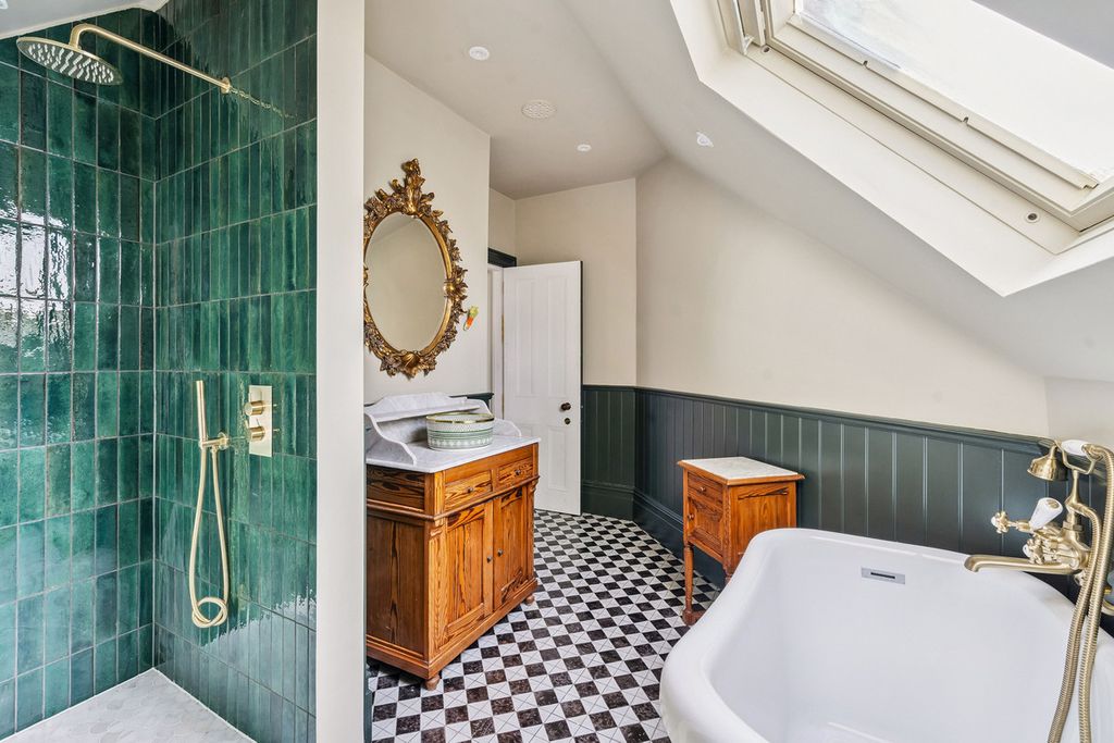 Additional image 28 of 6 bed detached house to rentBridge Road, East Molesey KT8
