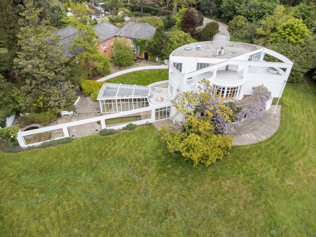 Additional image 44 of 6 bed country house to rentSt. Anns Hill Road, Chertsey KT16