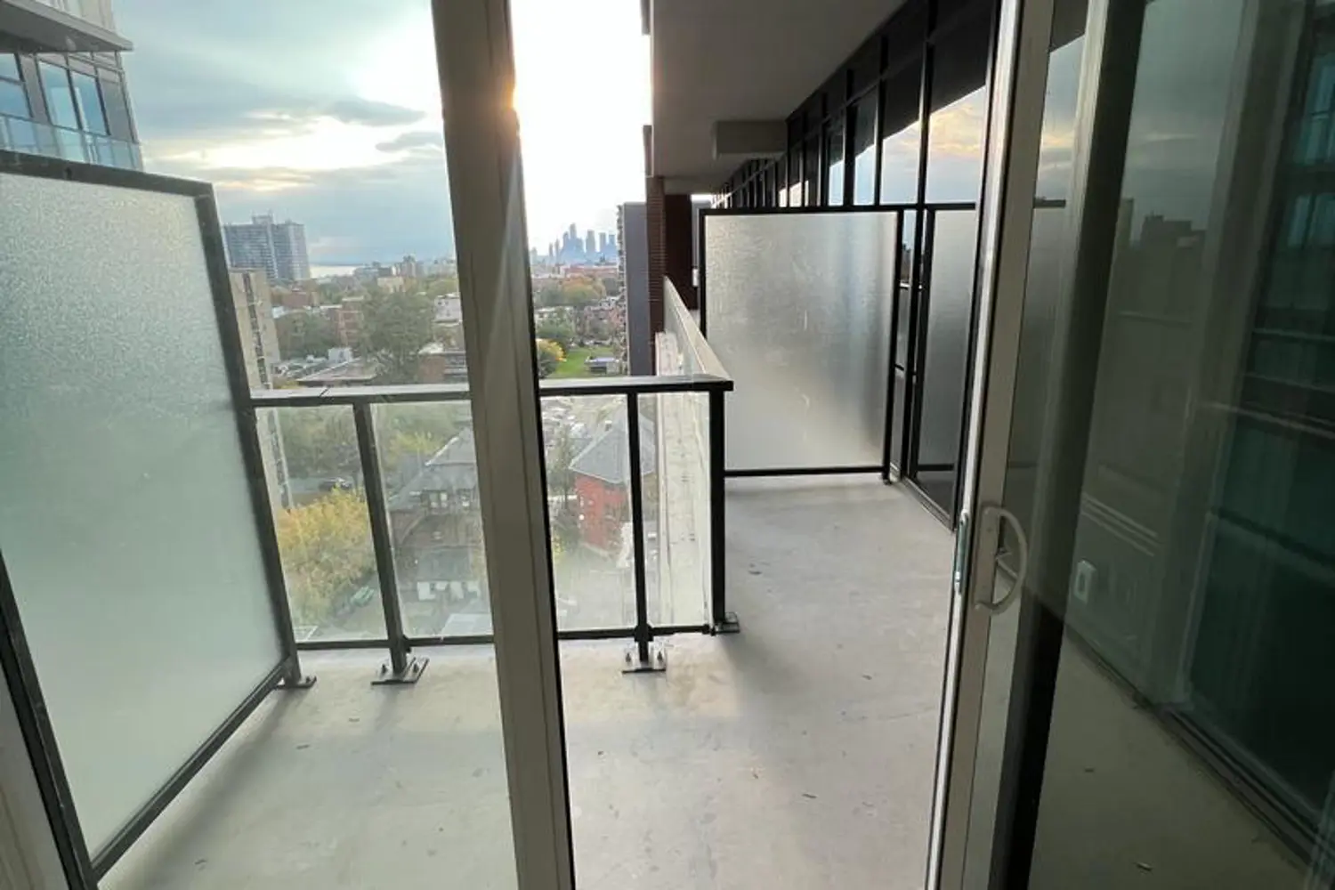 Additional image 9 of 270 Dufferin Street 914