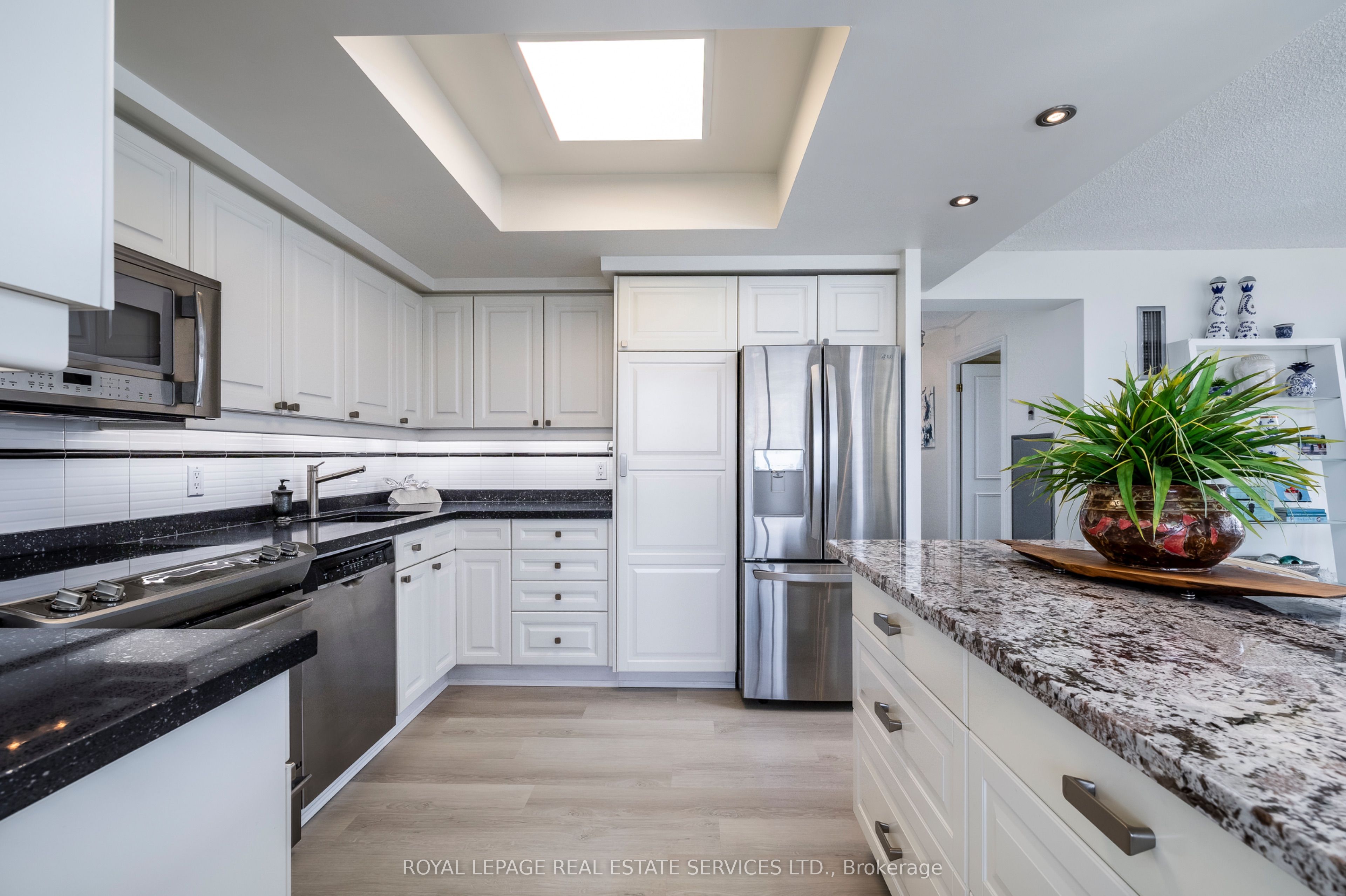 Additional image 4 of 1609-1 Palace Pier Court, Toronto, ON, M8V 3W9