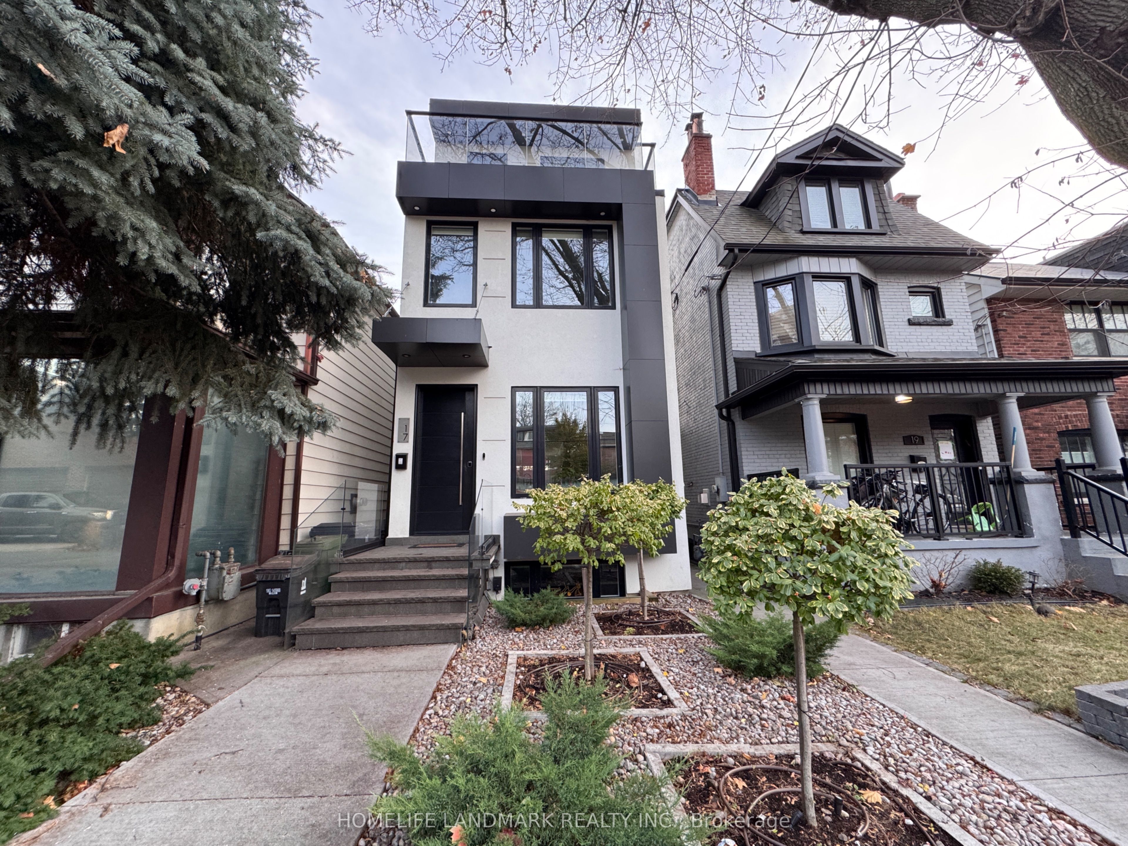 Lower-17 Hocken Avenue, Toronto, ON, M6G 2K1