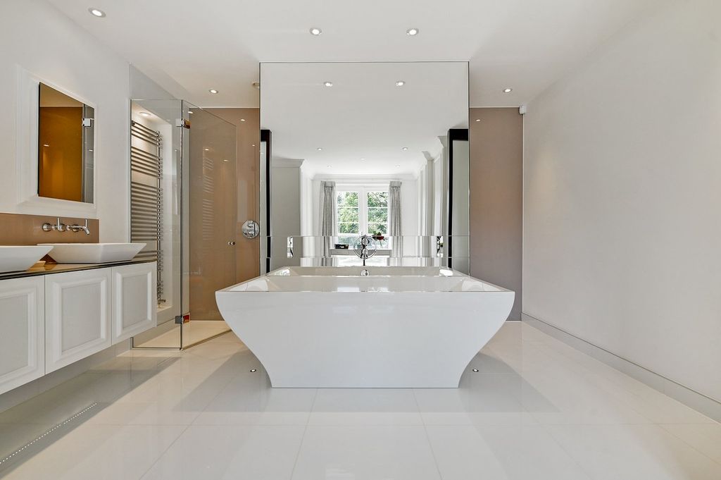 Additional image 21 of 7 bed villa to rentHeathfield Road, Burnham, Slough SL1
