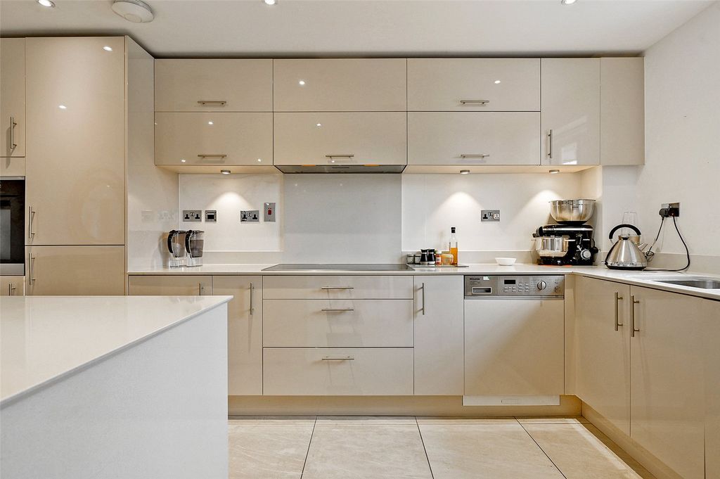 Additional image 9 of 3 bed flat to rentEton Thameside, 15 Brocas Street, Eton, Windsor SL4