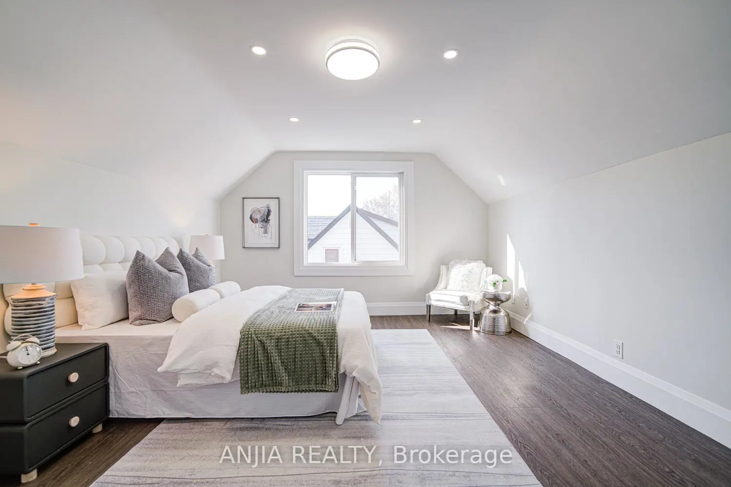 Additional image 15 of 1574 Hwy 2 Road