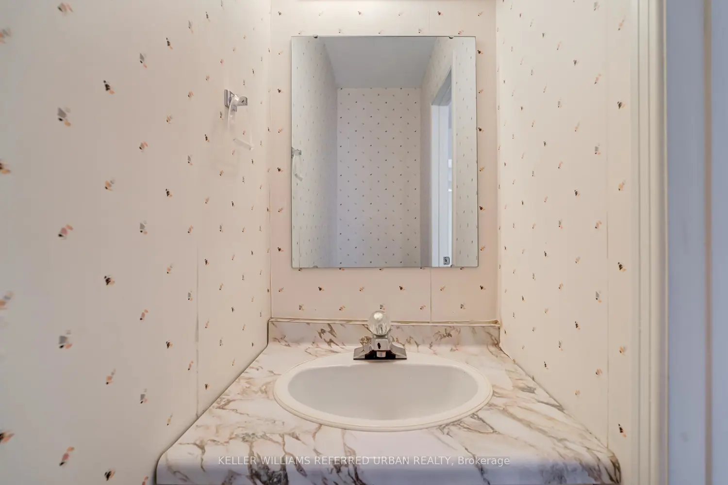 Additional image 7 of 653 Village Parkway 18