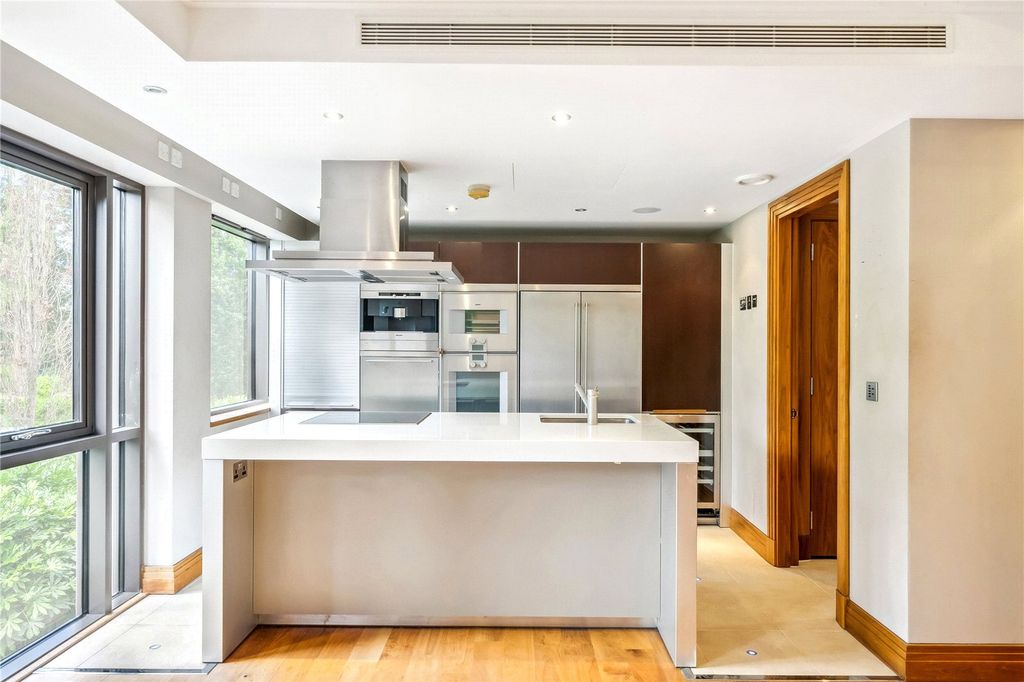 Additional image 3 of 3 bed flat to rentCharters Road, Ascot, Berkshire SL5
