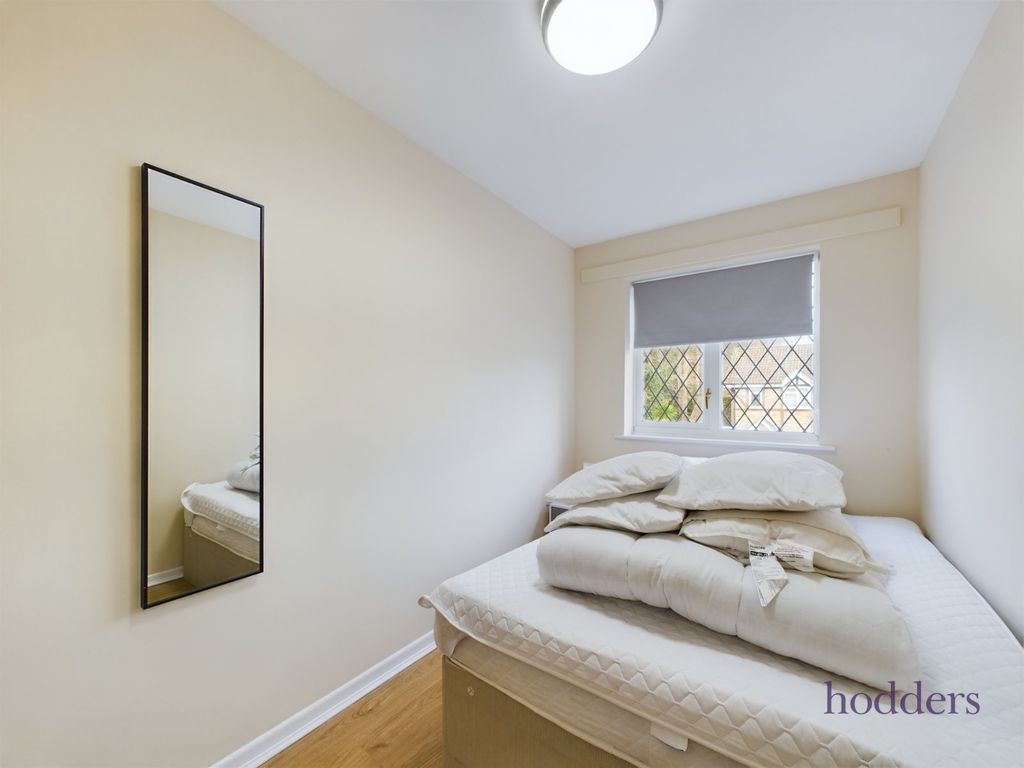 Additional image 8 of 3 bed semi-detached house to rentRavenfield, Englefield Green, Surrey TW20