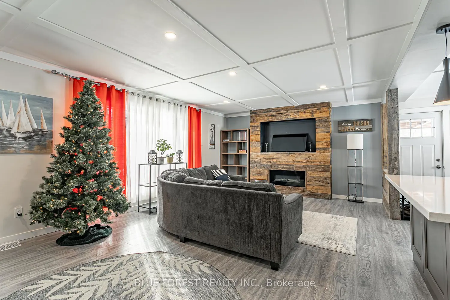 Additional image 2 of 9716 Lakeshore Road