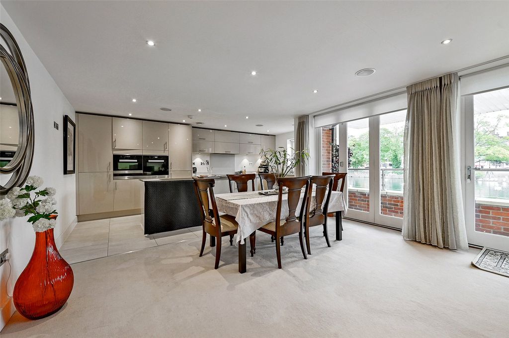 Additional image 4 of 3 bed flat to rentEton Thameside, 15 Brocas Street, Eton, Windsor SL4