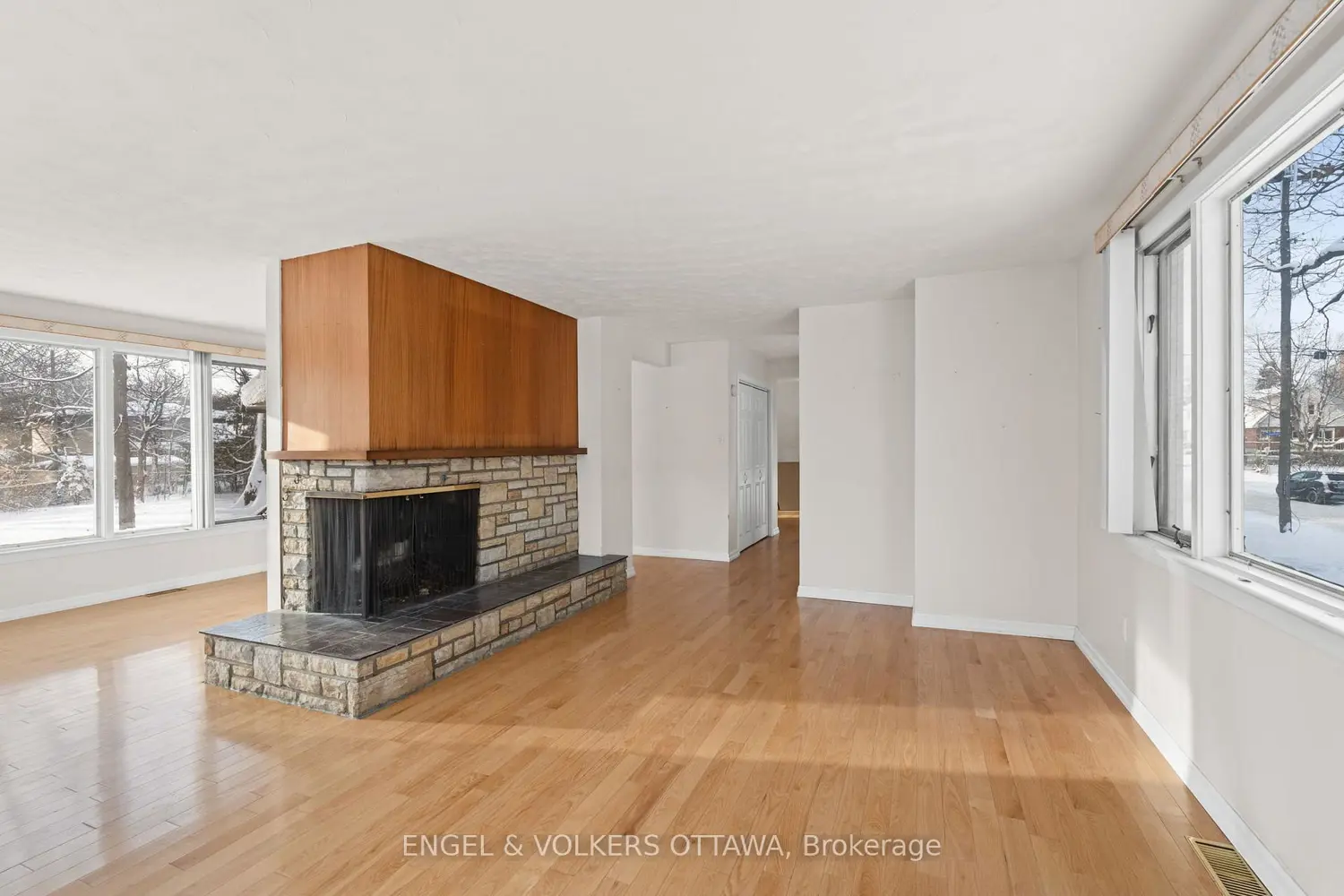 2626 Elmhurst Street photo 4