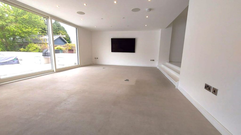 Additional image 6 of 6 bed detached house to rentKing's Gate, The West End, Aberdeen AB15