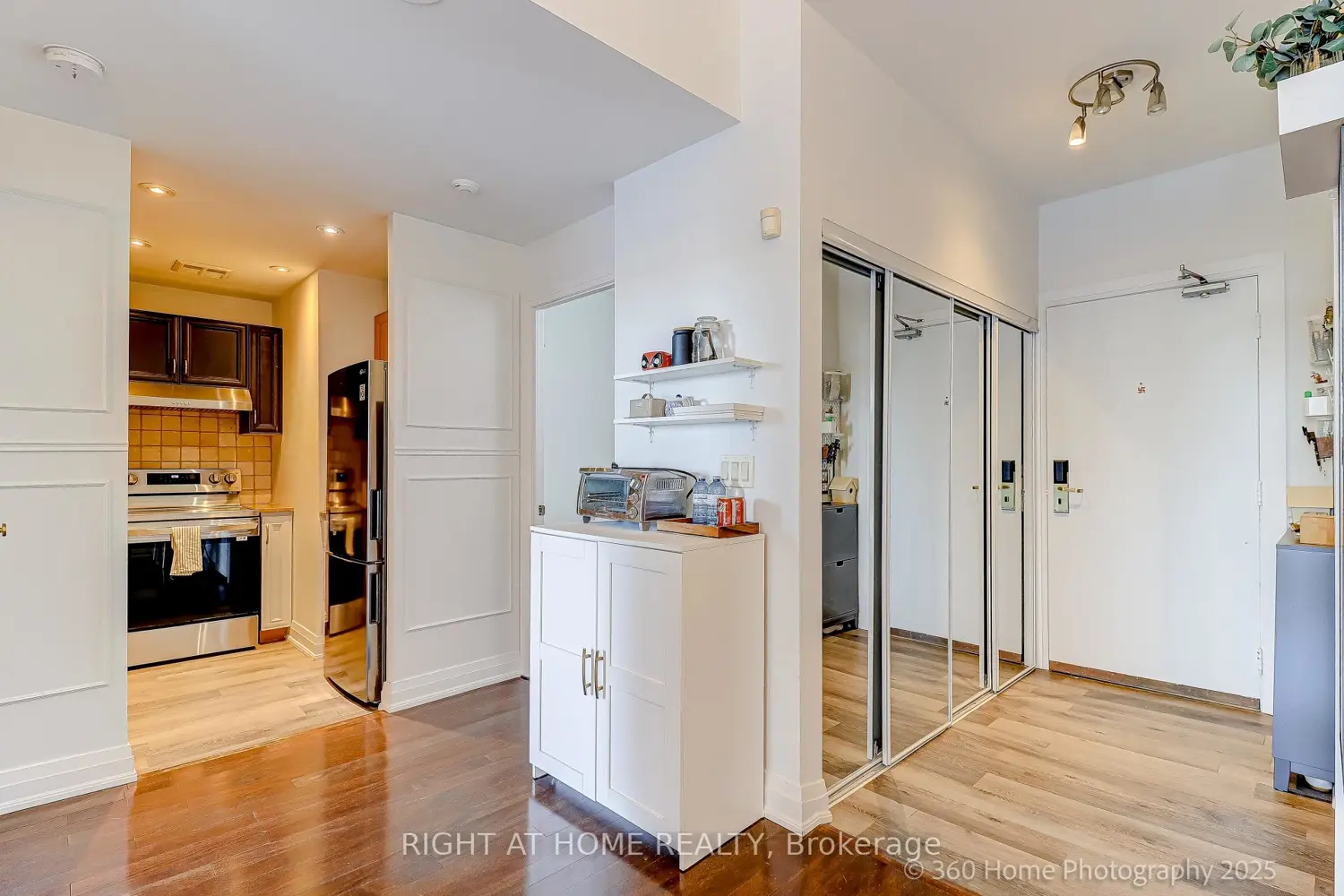 Additional image 3 of 2737 Keele Street 203