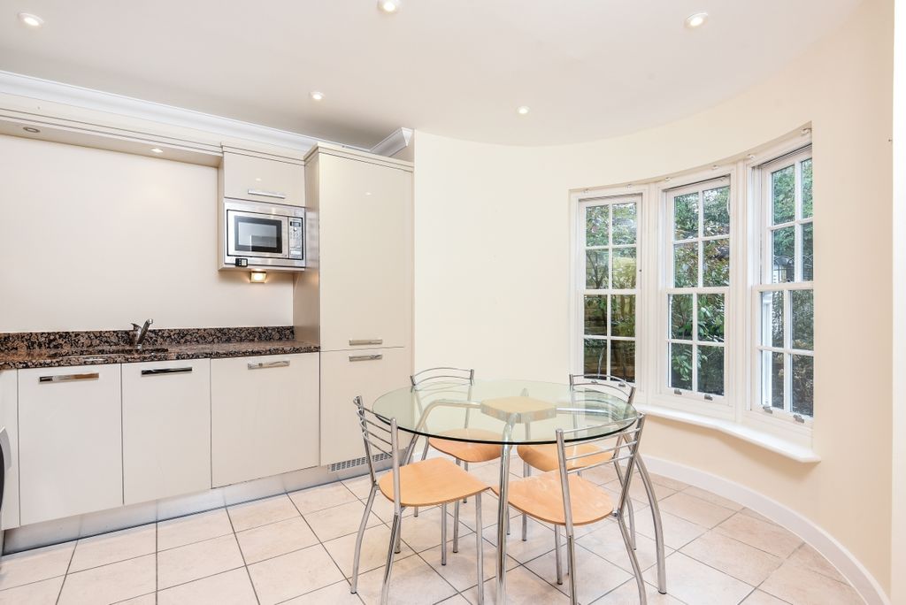 Additional image 3 of 3 bed town house to rentMontacute Mews, Tunbridge Wells TN2
