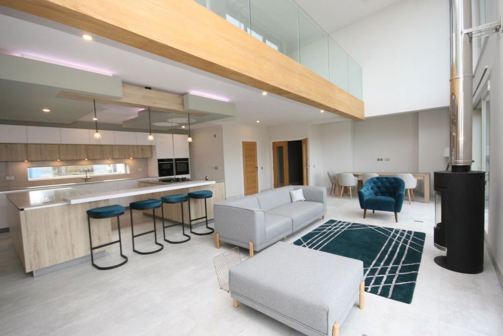 Additional image 2 of 6 bed detached house to rentLauriston Farm Road, Edinburgh EH4