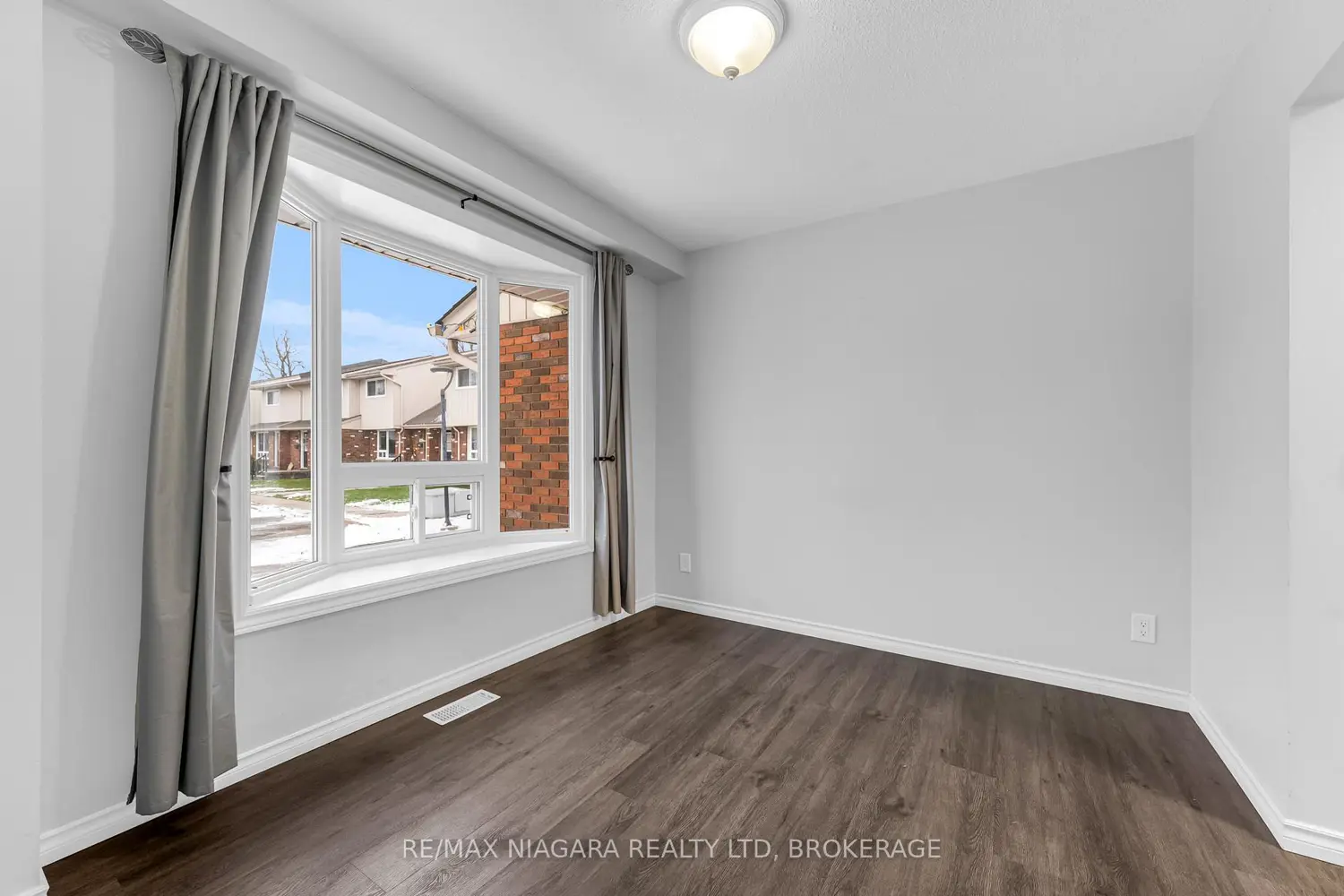 Additional image 7 of 100 Brownleigh Avenue 244