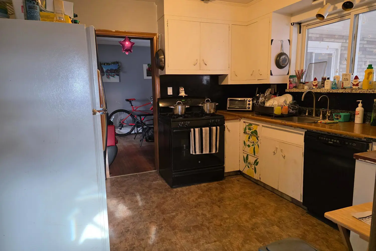 Additional image 6 of 1097 Pharmacy Avenue