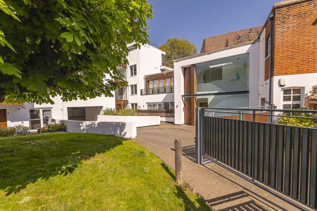 Additional image 13 of 3 bed flat to rentSheen Road, Richmond TW9