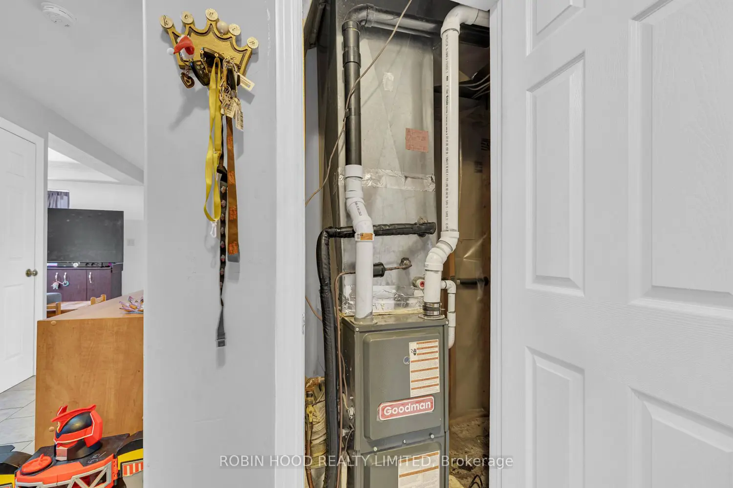 Additional image 10 of 406 Glengarry Avenue