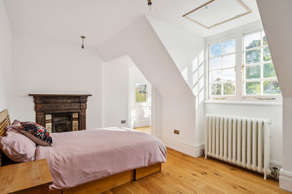 Additional image 43 of 6 bed detached house to rentBridge Road, East Molesey KT8