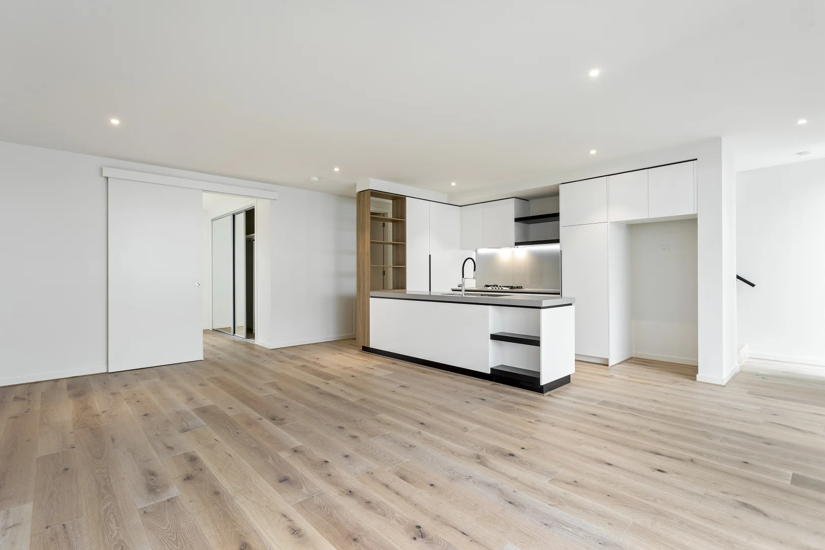 Additional image 2 of 21/468 Middleborough Rd, Blackburn VIC 3130