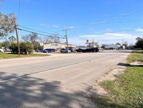 Additional image 2 of 801 1/2 Main St, Sweeny, TX, 77480