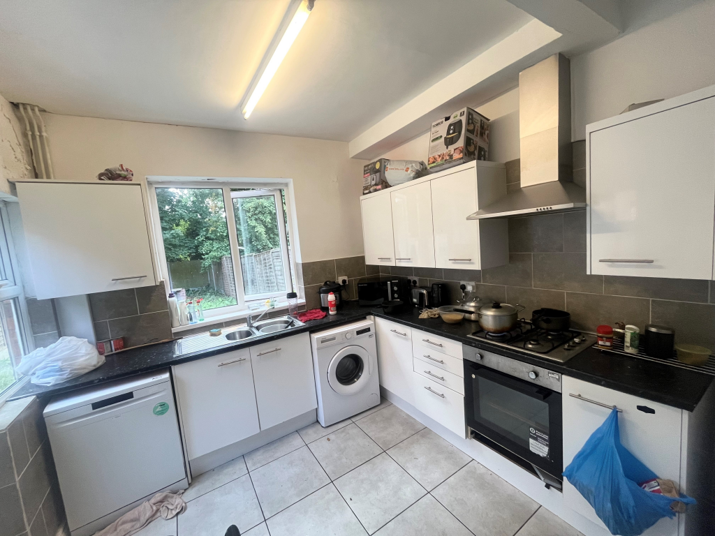 Additional image 3 of Room 1, Alexander Road