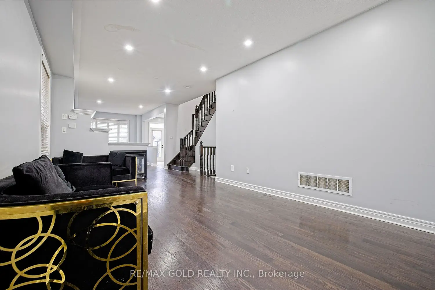 Additional image 4 of 35 Abitibi Lake Drive