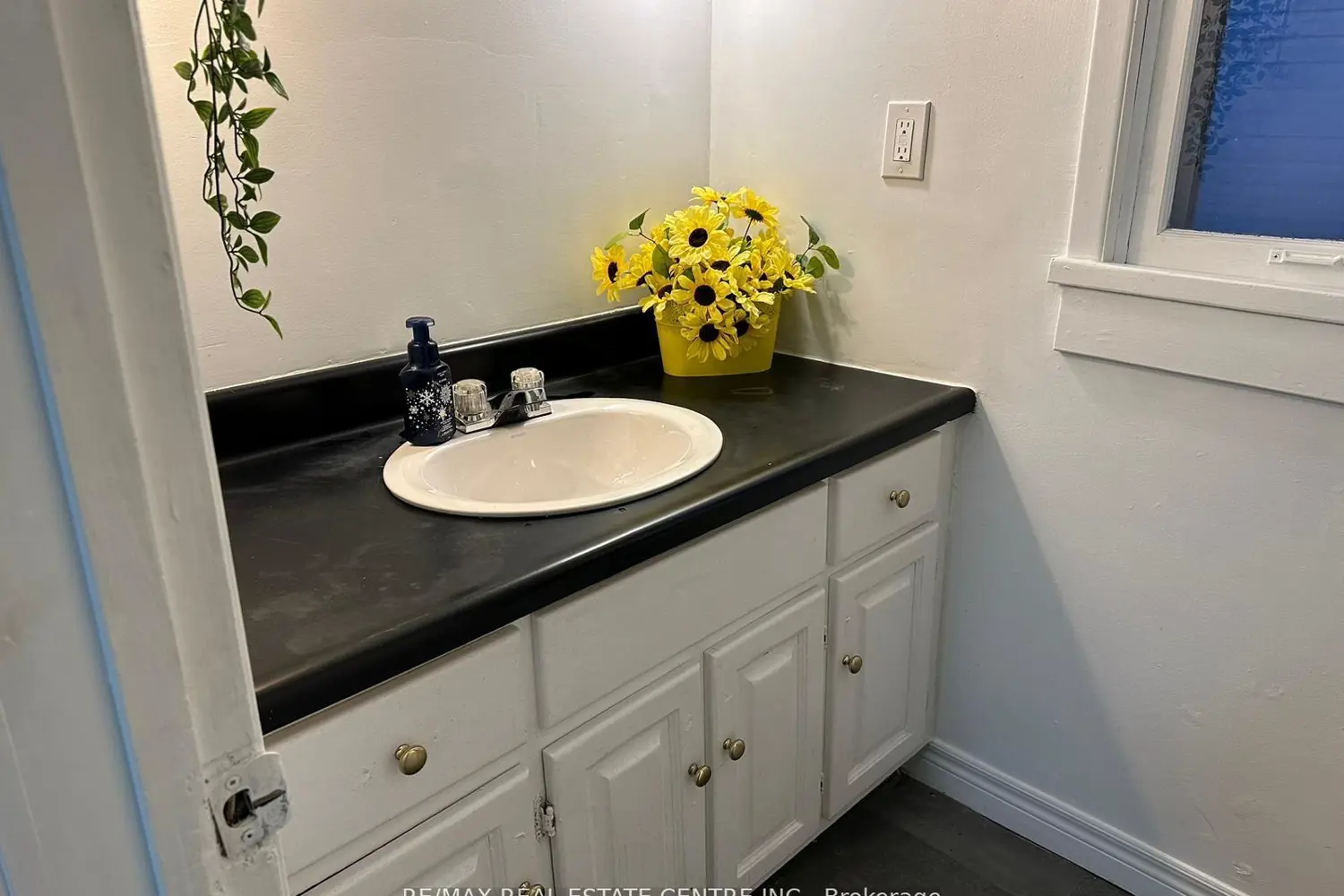 Additional image 15 of 18 Forks Road