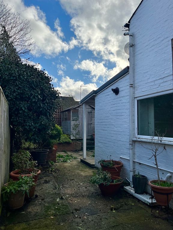 Additional image 17 of 2 bed semi-detached house to rentHavelock Road, Wokingham RG41