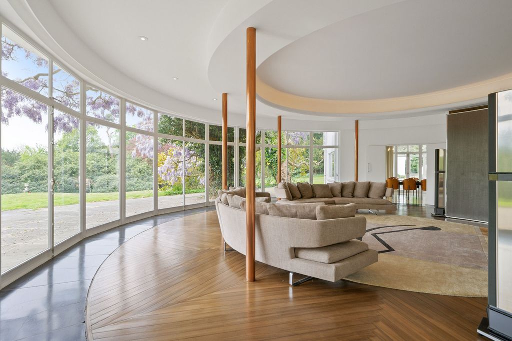 Additional image 3 of 6 bed country house to rentSt. Anns Hill Road, Chertsey KT16