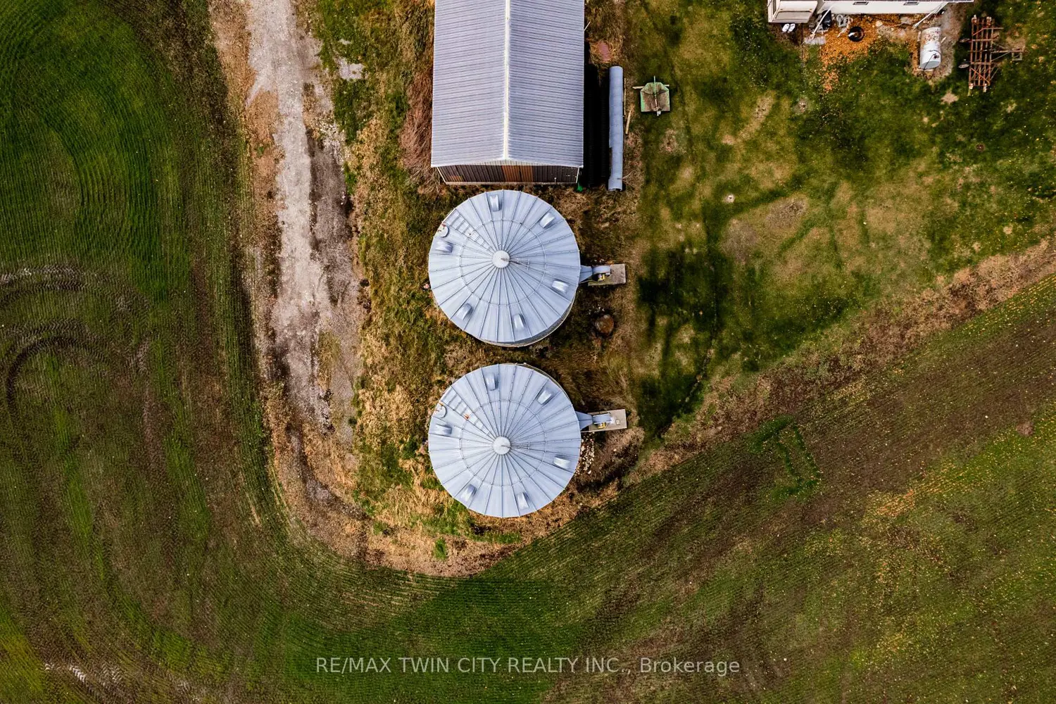 Additional image 20 of 905 Lakeshore Road