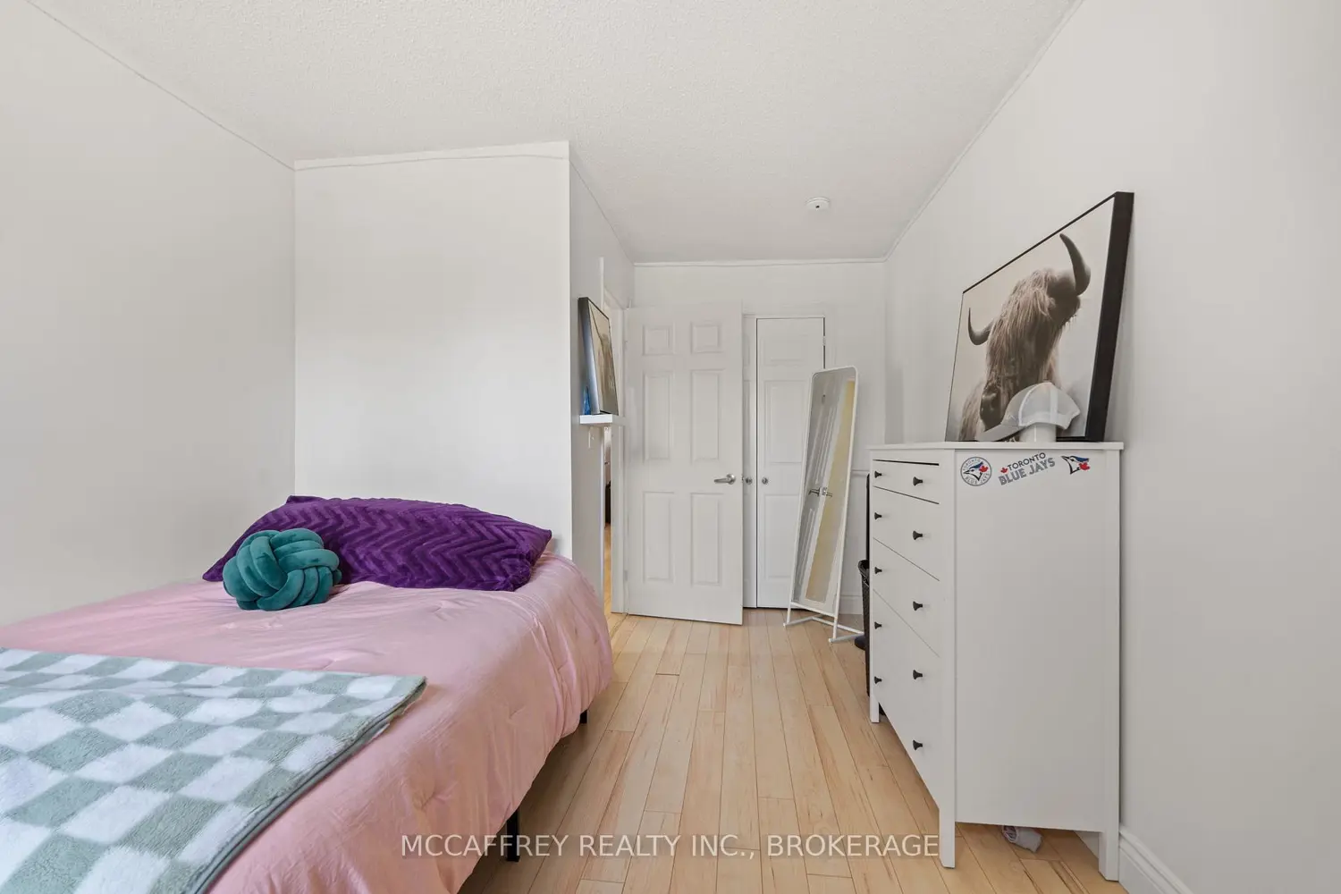 Additional image 16 of 1 Slash Road