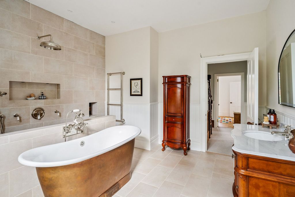 Additional image 26 of 6 bed detached house to rentBridge Road, East Molesey KT8